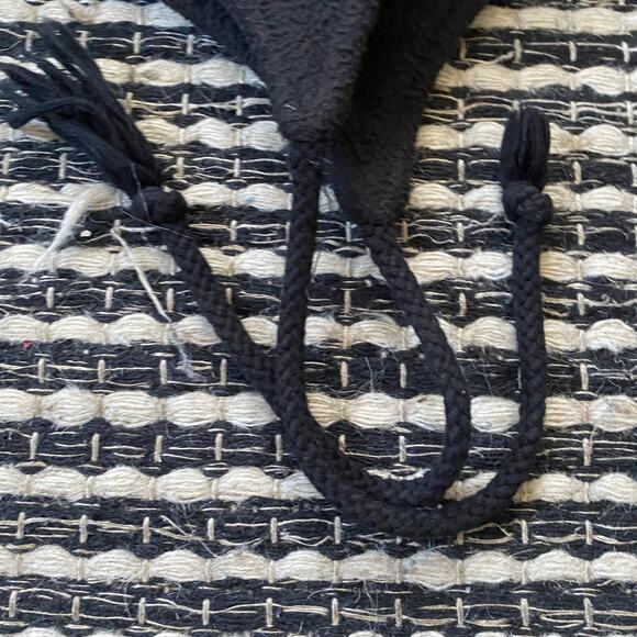 🌿LL Bean Vintage Purple Black Ear Flap Tie Geometric Fleece Hat Youth - Picture 3 of 7